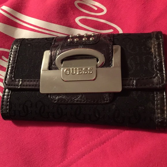 Guess wallet