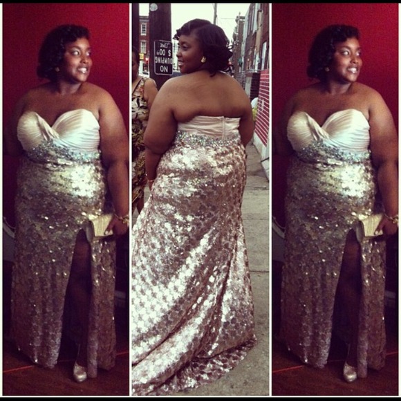 Prom Dress!! ☺️👗 - Picture 1 of 1