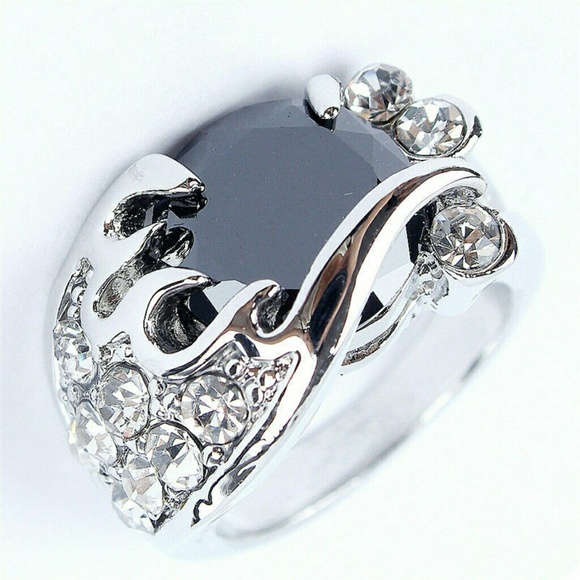 Stunning black Sapphire silver  ring