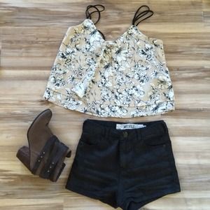 XS Tan/white/black floral tank from Guess