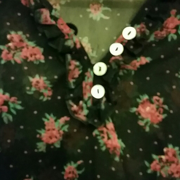 Kids 3 quarter sleeve rosebud blouse - Picture 2 of 2