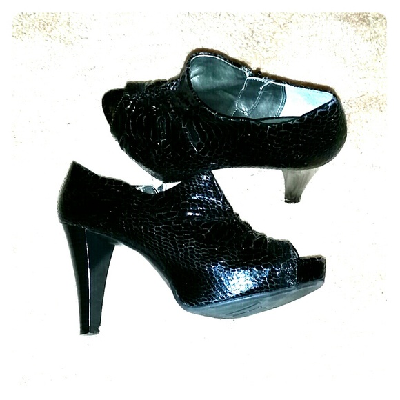Black heels (peep toe) REDUCED  PRICE -$$$