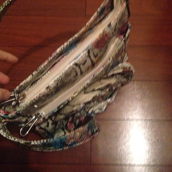 Crossbody purse - Picture 2 of 3