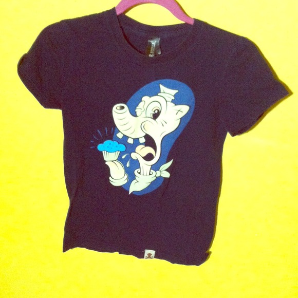 Johnny cupcakes t shirt