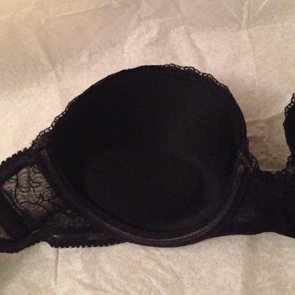 🚫SOLD🚫Strapless bra - Picture 3 of 3