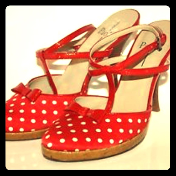 Red polka dot heels - Picture 1 of 4