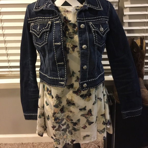 Long flowy tunic butterfly print! - Picture 1 of 4