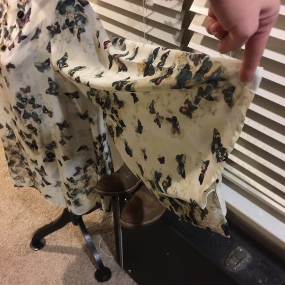 Long flowy tunic butterfly print! - Picture 4 of 4
