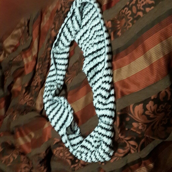 Infinity Scarf - Picture 2 of 2