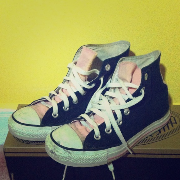 Black and pink converse