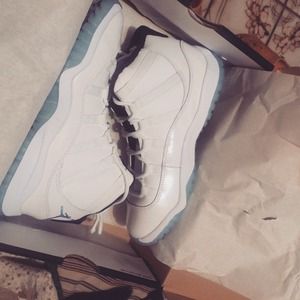 Legend blue jordan 11