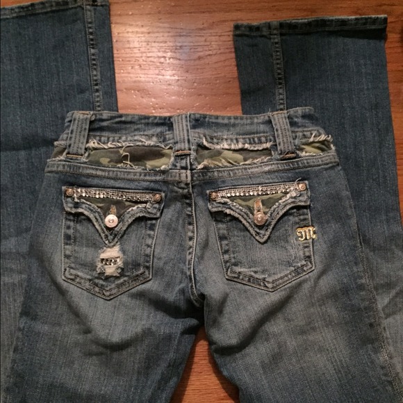 Super cute camo insert Miss Me jeans size 26 - Picture 2 of 3