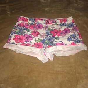 Flower printed denim shorts