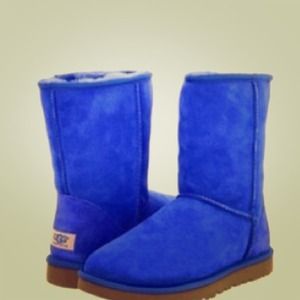 I'm looking for sz 10 w baiely bow ugg under $120