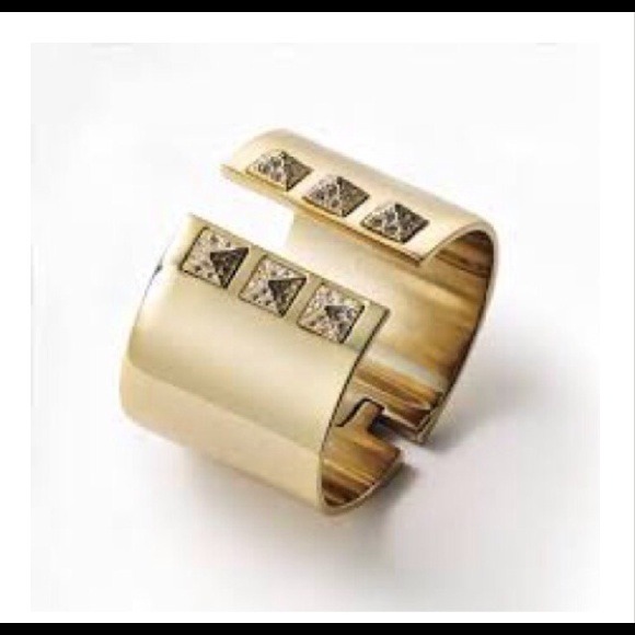 TRADED🔴Victoria Secret Gold Scandalous Cuff - Picture 2 of 4