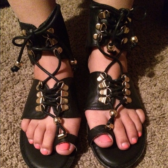 Sandles