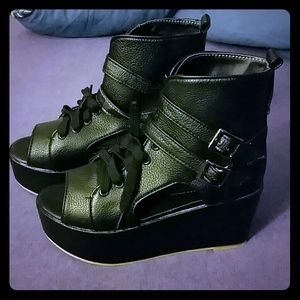 *SALE* Platform wedge shoes