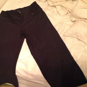 Nike legend Capri flair fit.