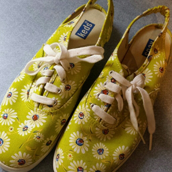 Lime green daisy Keds