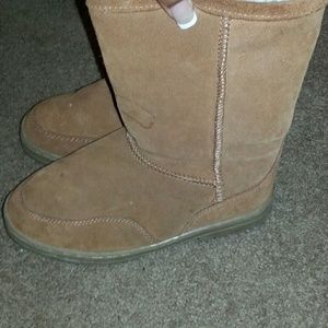 Brown boots