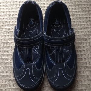 Ryka Sport Comfort T-strap Shoes Navy Blue