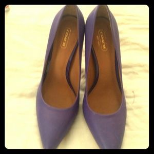 Coach Pumps