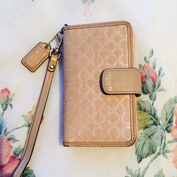 Coach iPhone 5 Wristlet