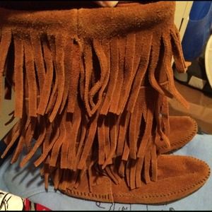HOLD Fringe boots