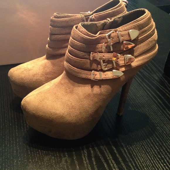 Liliana Taupe Suede Booties