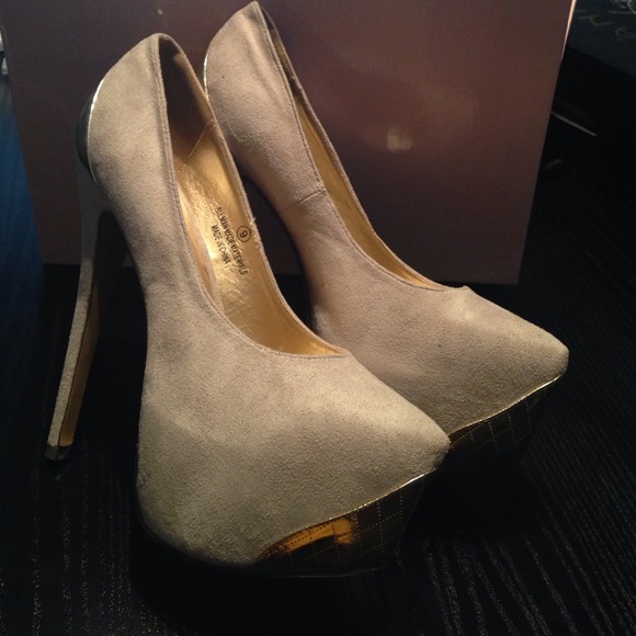 Liliana Suede Cream Pumps