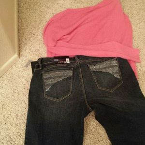 Apt 9 jeans NWT Size 8p fits below waist