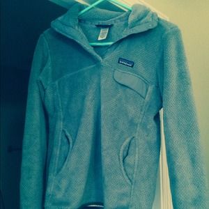 Patagonia pull over grey