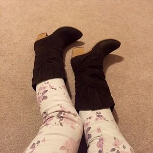 Brown cowgirl boots