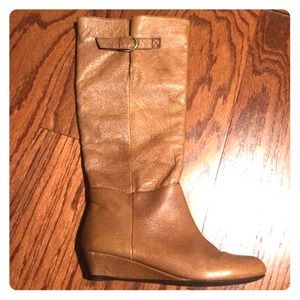 Women's tan leather boots. 6M $10 & will bundle!