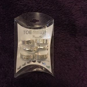 Toe rings