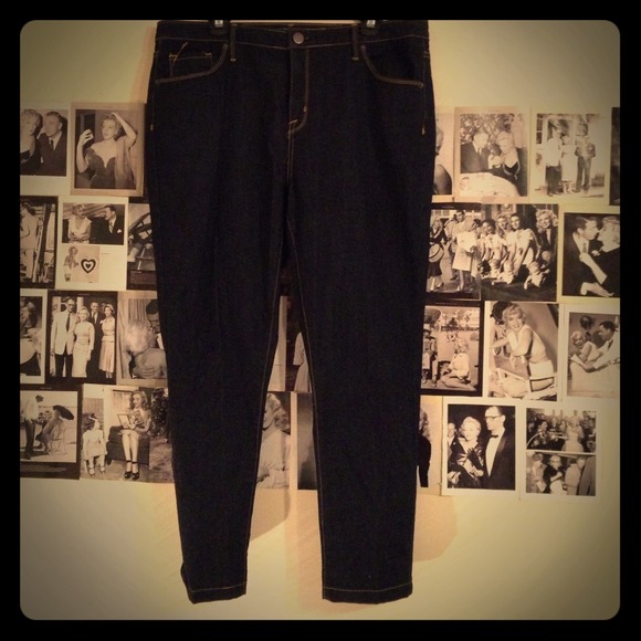 Curvy skinny jeans