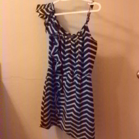 Dress - Picture 1 of 1