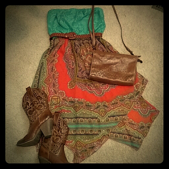 Strapless flirty dress from the buckle - Picture 1 of 4