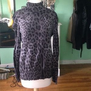 Leopard print turtleneck