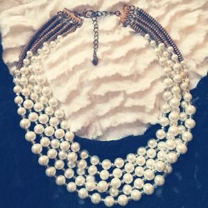 GORGEOUS pearl necklace