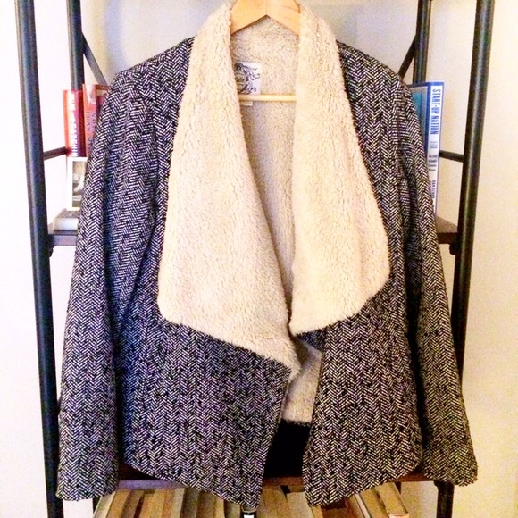 Slouchy tweed + sherpa blazer