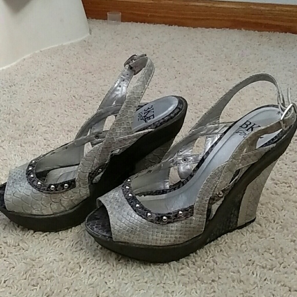 Snake skin print wedges!