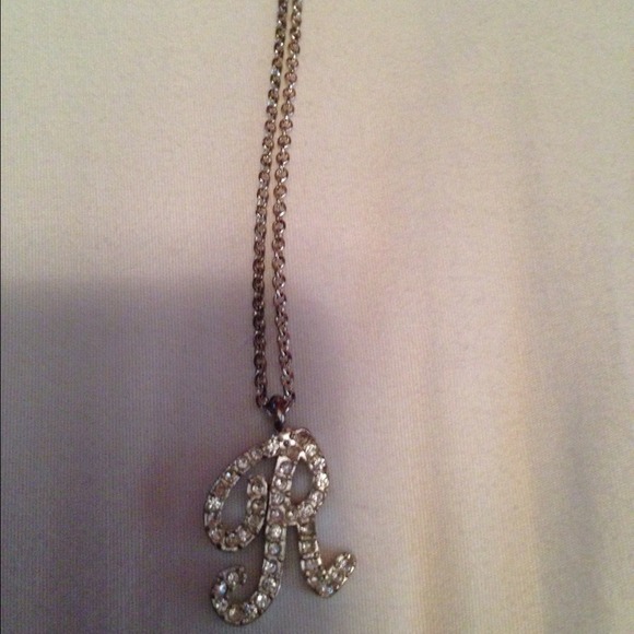 "R" necklace
