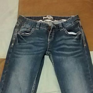 Reign skinny jeans extremely cute.