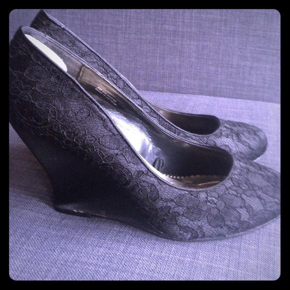 Black Lace Wedges