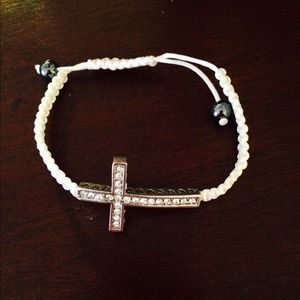 Cross adjustable bracelet