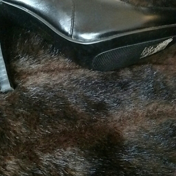 Crown Booties - Picture 2 of 2