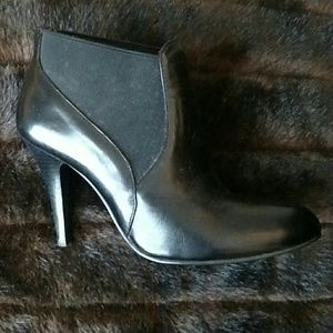 Crown Booties