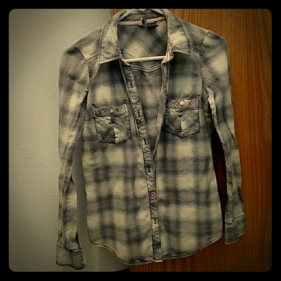 Stylish grey cotton button down by BKE