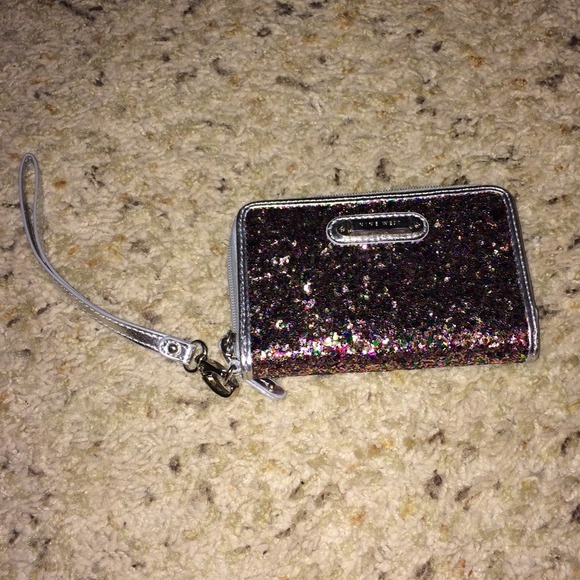 Nine West tech wristlet